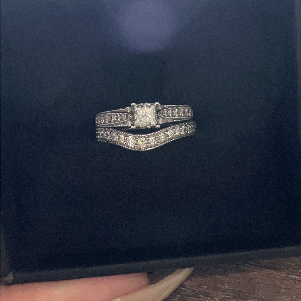 Engagement ring set - Picture 5 of 5